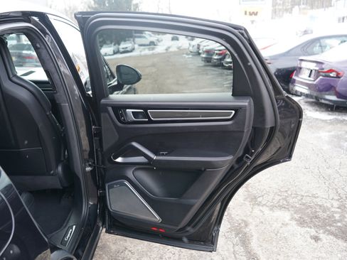 Used 2021 Porsche Cayenne Turbo image 65