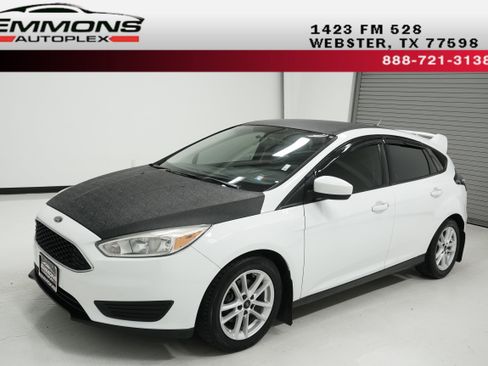 Used 2018 Ford Focus SE image 1