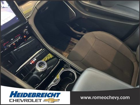 Used 2022 Jeep Grand Cherokee L Laredo w/ Luxury Tech Group I AWD/4WD image 24