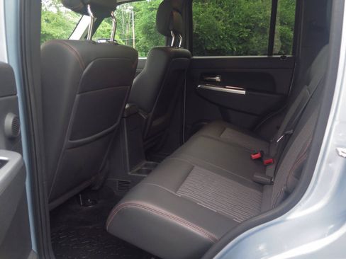 Used 2012 Jeep Liberty Arctic AWD/4WD image 14