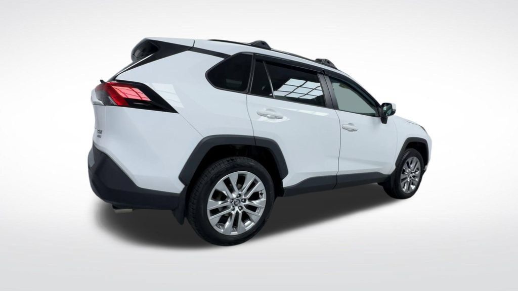 Certified 2020 Toyota RAV4 XLE Premium AWD/4WD image 9