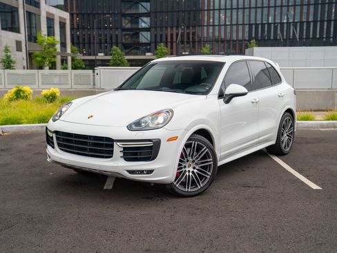 Used 2016 Porsche Cayenne GTS AWD/4WD image 1