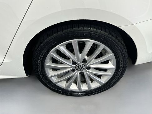 Used 2016 Volkswagen Jetta SEL FWD image 31