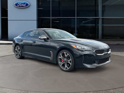 Used 2018 Kia Stinger GT2 AWD/4WD image 3