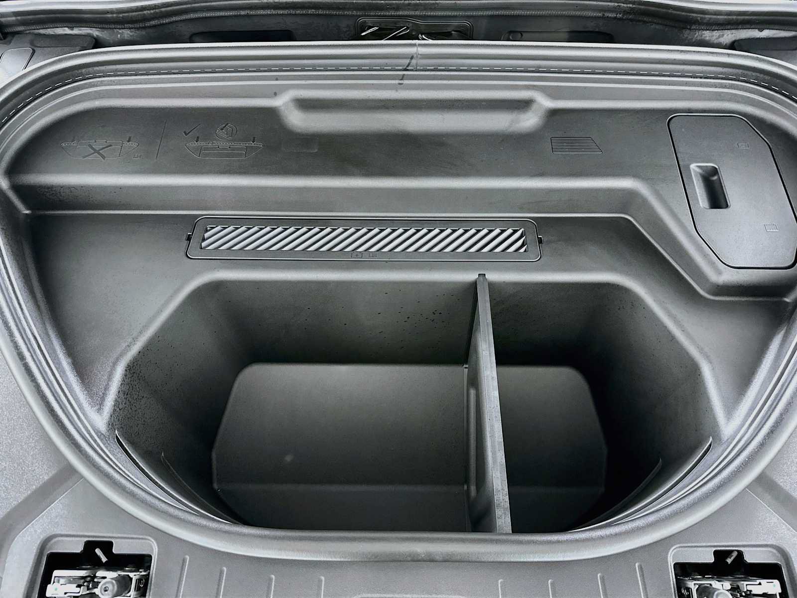 New 2027 Audi SQ6 e-tron Prestige AWD/4WD image 28