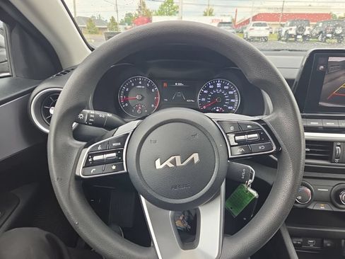 Used 2024 Kia Forte LXS w/ LXS Technology Package FWD image 16