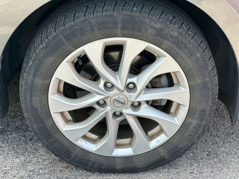 Used 2019 Nissan Sentra SV FWD image 25