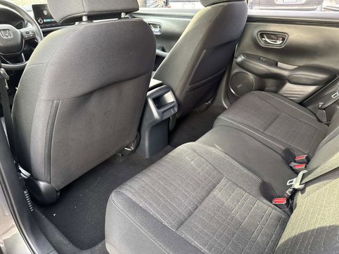 Used 2023 Honda HR-V LX image 12