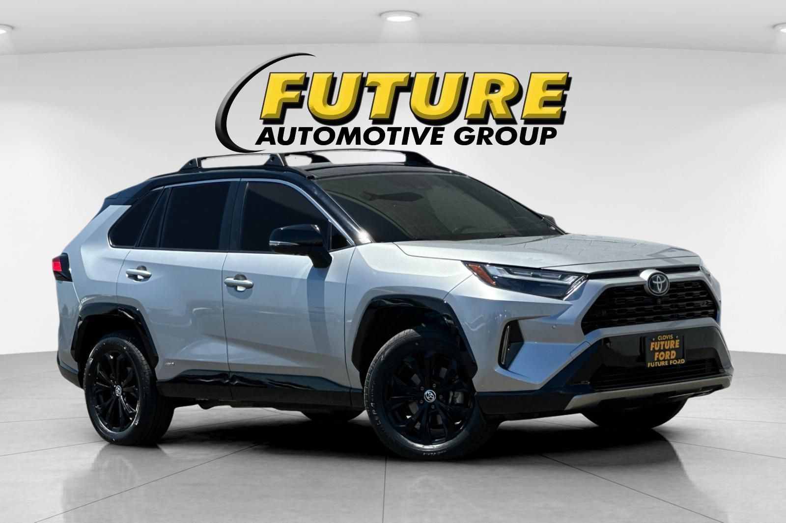 Used 2023 Toyota RAV4 XSE AWD/4WD image 1