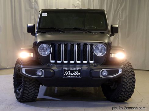 Used 2019 Jeep Wrangler Unlimited Sahara w/ Uconnect 4C Nav & Sound Group AWD/4WD image 5