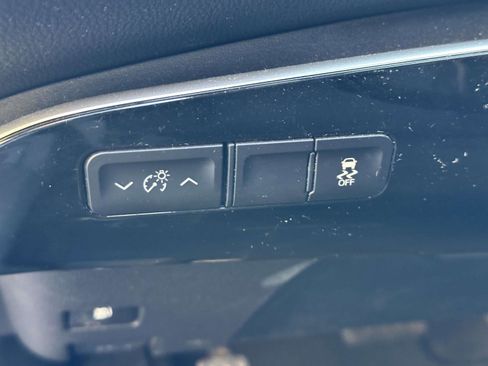 Used 2016 Toyota Prius Three image 19