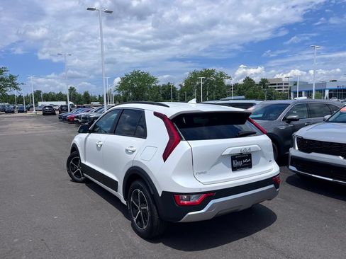Certified 2023 Kia Niro EX w/ EX Cold Weather Package FWD image 6