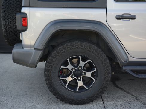 Used 2018 Jeep Wrangler Unlimited Sport AWD/4WD image 36