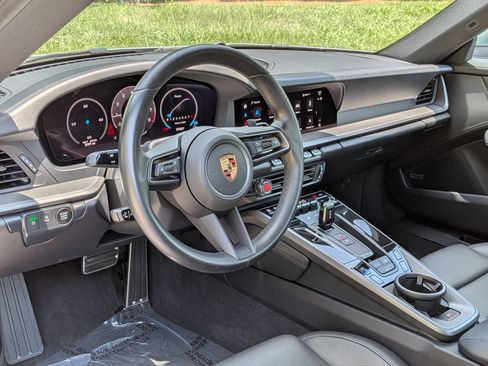 Certified 2025 Porsche 911 Carrera RWD image 4
