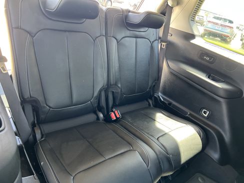 Used 2024 Jeep Grand Cherokee L Limited w/ Luxury Tech Group II image 32