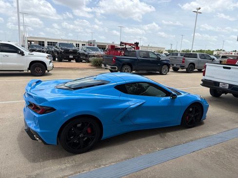Used 2022 Chevrolet Corvette Stingray Preferred Cpe w/ Z51 Performance Package RWD image 2