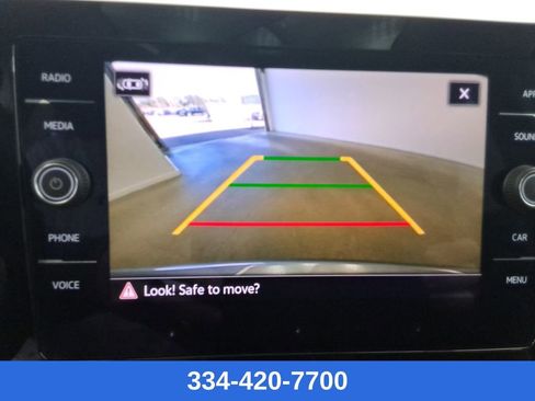 Certified 2025 Volkswagen Taos SE w/ Panoramic Sunroof Package image 11