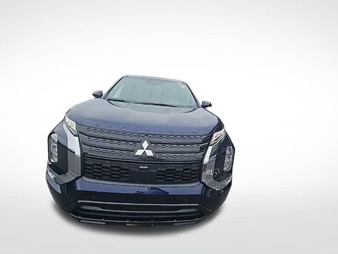 Used 2022 Mitsubishi Outlander SE image 3