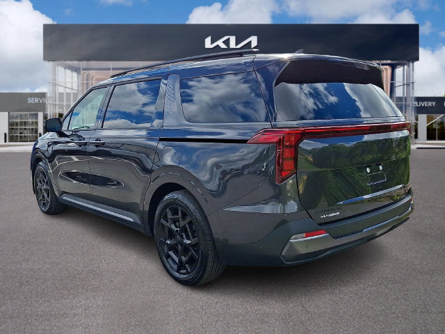 Used 2025 Kia Carnival SX FWD image 4