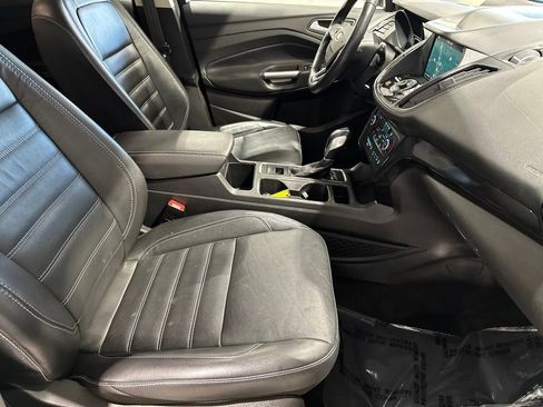 Used 2019 Ford Escape Titanium AWD/4WD image 17