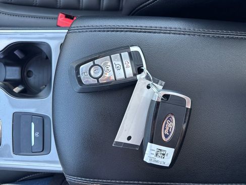 Used 2024 Ford Edge SEL w/ Convenience Package image 42