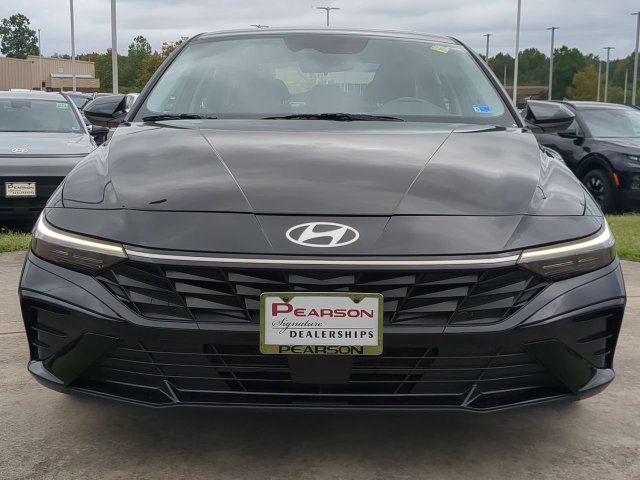 Used 2025 Hyundai Elantra SEL FWD image 8