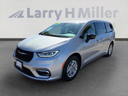 Certified 2024 Chrysler Pacifica Touring-L