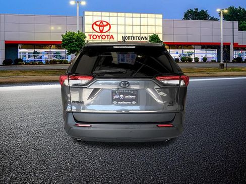 Used 2023 Toyota RAV4 LE AWD/4WD image 29
