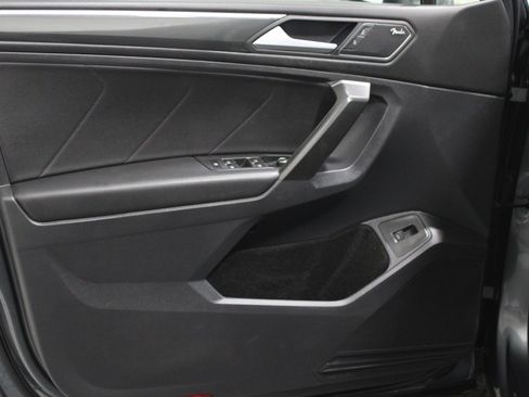 Used 2021 Volkswagen Tiguan SEL Premium R-Line image 3