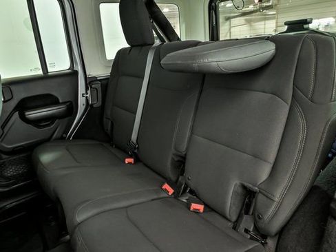 Used 2018 Jeep Wrangler Unlimited Sport S image 13