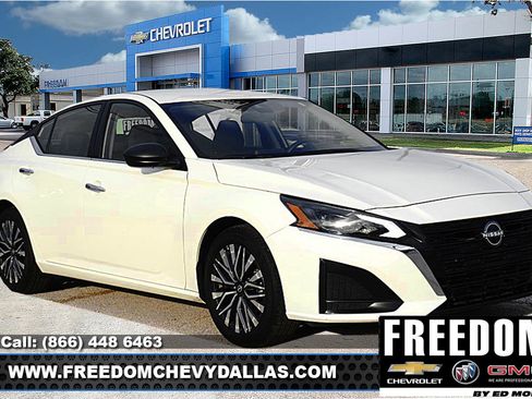 Used 2025 Nissan Altima 2.5 SV FWD image 1