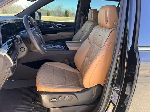 Used 2023 Cadillac Escalade Premium Luxury w/ Performance Package image 26