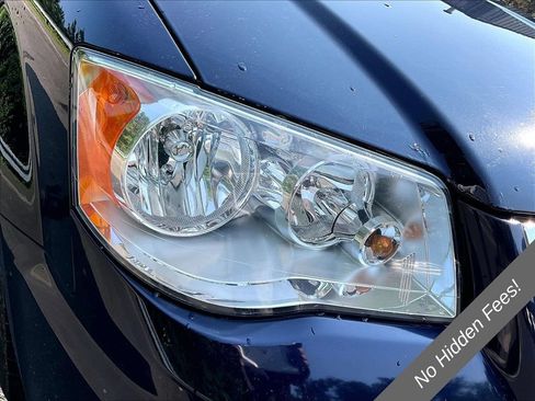 Used 2015 Chrysler Town & Country Touring FWD image 25