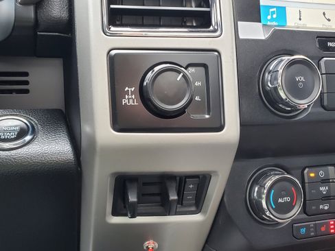 Used 2019 Ford F250 Lariat w/ Lariat Ultimate Package image 26