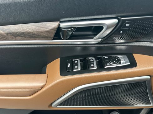 Used 2022 Kia Telluride SX w/ SX Prestige Package image 8