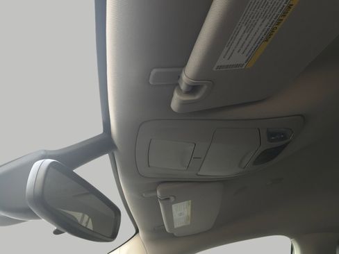 Used 2024 Chrysler Pacifica Touring-L image 15