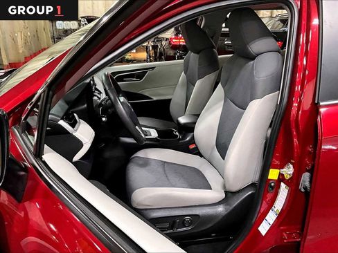 Certified 2022 Toyota RAV4 XLE image 7