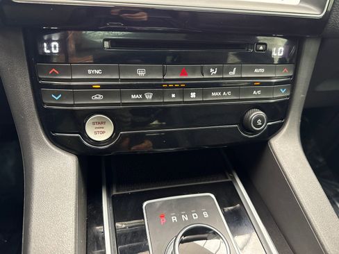 Used 2018 Jaguar F-PACE Prestige AWD/4WD image 31