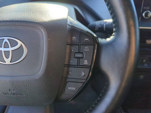 Used 2024 Toyota Prius XLE FWD image 17