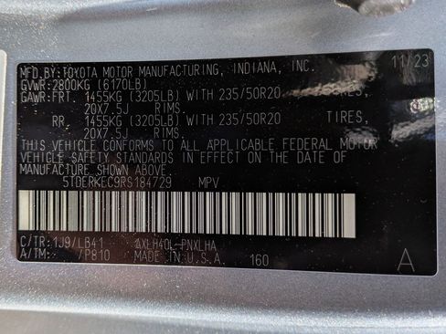 Used 2024 Toyota Sienna Platinum FWD image 33