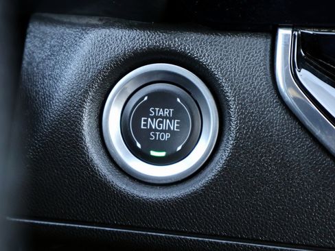 Used 2024 Chevrolet Colorado Trail Boss w/ Technology Package image 29