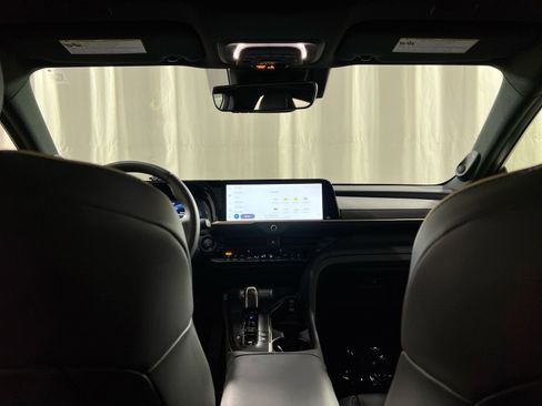 Used 2023 Toyota Crown Limited image 17