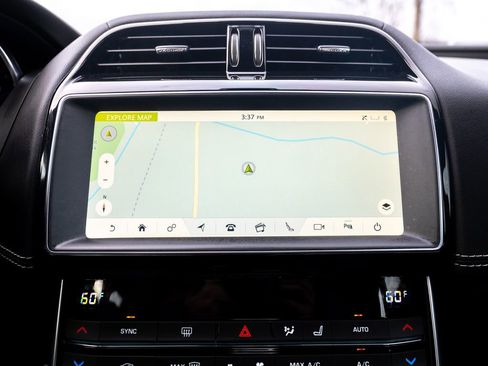 Used 2019 Jaguar XE R-Sport image 25