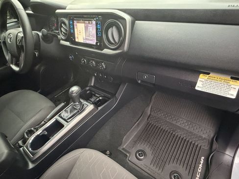 Used 2019 Toyota Tacoma TRD Off-Road RWD image 34