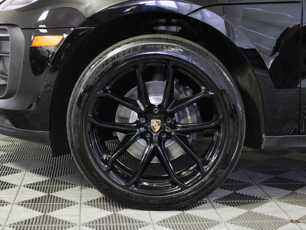 Certified 2022 Porsche Macan AWD/4WD image 13