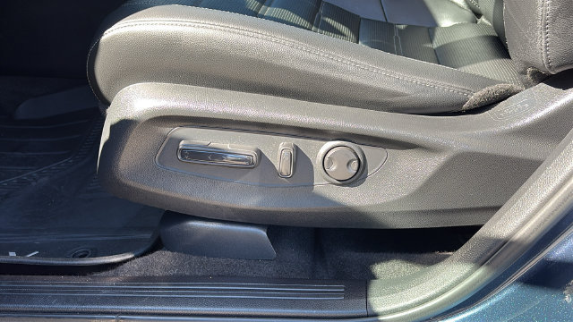 Used 2024 Honda CR-V EX-L image 11