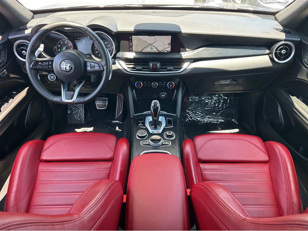 Used 2023 Alfa Romeo Stelvio Sprint RWD image 4