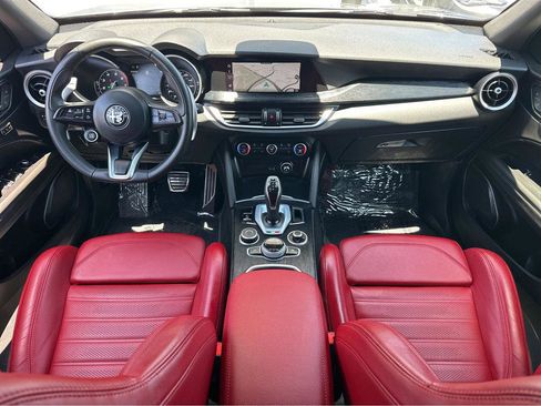 Used 2023 Alfa Romeo Stelvio Sprint RWD image 4