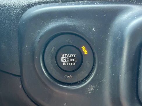 Used 2021 Jeep Gladiator Mojave AWD/4WD image 30