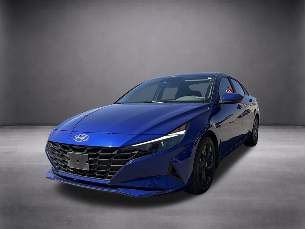 Certified 2023 Hyundai Elantra Blue FWD image 3
